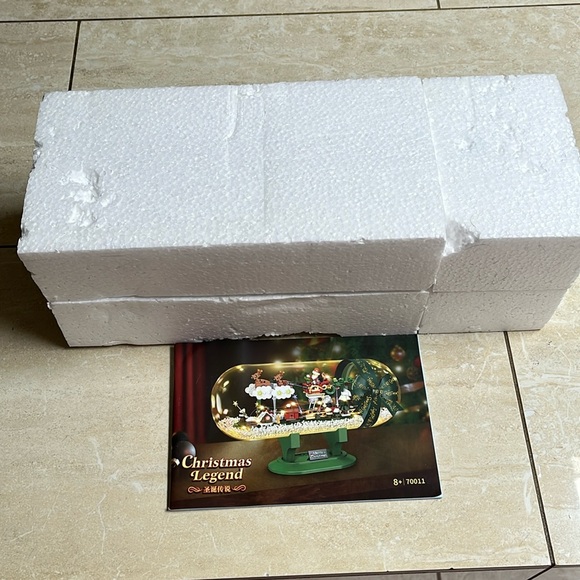 NIB Christmas Legend Building Blocks Kit, Santa Sleigh Collectible Display - Picture 3 of 12